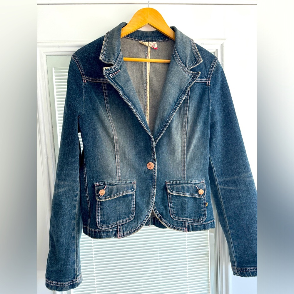 Vintage 90’s Woman’s Denim Jacket